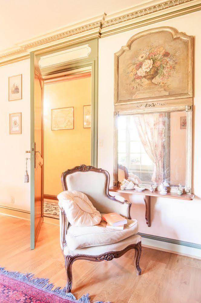 Villefargeau Le Petit Manoir Des Bruyeres Bed & Breakfast エクステリア 写真